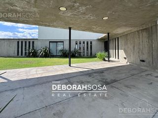 Foto 4 de Casa en Venta 4 dormitorios Al Golf con Pileta- Barrio El Canton Escobar