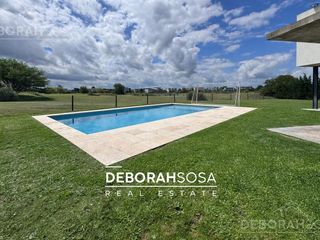 Foto 46 de Casa en Venta 4 dormitorios Al Golf con Pileta- Barrio El Canton Escobar