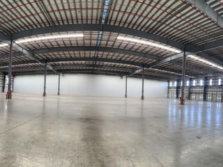 Foto 4 de EXCELENTE NAVE AAA DE 7035 M2 CUBIERTOS