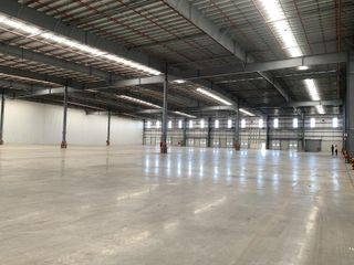 Foto 1 de EXCELENTE NAVE AAA DE 7035 M2 CUBIERTOS