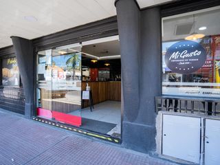 Foto 2 de Son 3 Locales comerciales, con vivienda en la planta alta, todos se encuentran con renta! Ubicados en pleno polo gastronómico de Don Torcuato!