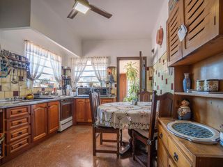 Foto 9 de Son 3 Locales comerciales, con vivienda en la planta alta, todos se encuentran con renta! Ubicados en pleno polo gastronómico de Don Torcuato!