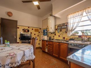 Foto 8 de Son 3 Locales comerciales, con vivienda en la planta alta, todos se encuentran con renta! Ubicados en pleno polo gastronómico de Don Torcuato!