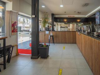 Foto 4 de Son 3 Locales comerciales, con vivienda en la planta alta, todos se encuentran con renta! Ubicados en pleno polo gastronómico de Don Torcuato!