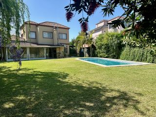 Foto 1 de Casa en  VENTA en San Isidro Labrador