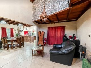 Foto 1 de Casa en venta - 3 Dormitorios 2 Baños - Local - 4662Mts2 - Ensenada