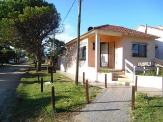 Foto 2 de Casa en venta - 2 Dormitorios 1 Baño - 85Mts2 - Las Toninas