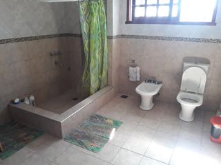 Foto 19 de Casa en venta - 3 dormitorios 2 baños - 300mts2 - Manuel B. Gonnet