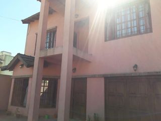 Foto 6 de Casa en venta - 3 dormitorios 2 baños - 300mts2 - Manuel B. Gonnet