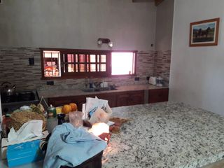 Foto 8 de Casa en venta - 3 dormitorios 2 baños - 300mts2 - Manuel B. Gonnet