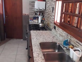Foto 11 de Casa en venta - 3 dormitorios 2 baños - 300mts2 - Manuel B. Gonnet