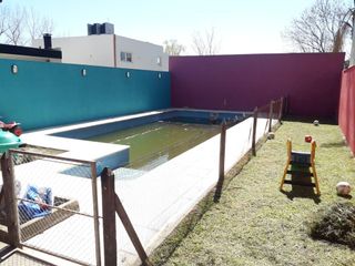 Foto 34 de Casa en venta - 3 dormitorios 2 baños - 300mts2 - Manuel B. Gonnet