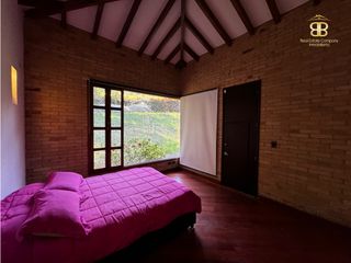 Foto 13 de SE VENDE MAGNFICA CASA EN BOSQUES DE RENANIA EN BRICEÑO