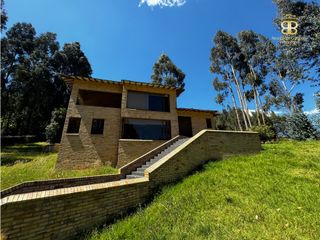 Foto 1 de SE VENDE MAGNFICA CASA EN BOSQUES DE RENANIA EN BRICEÑO