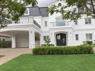Foto 1 de IMPONENTE CASA EN VENTA BARRIO EL GOLF NORDELTA