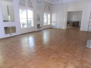 Foto 3 de ALQUILER: U$8.500 paquete, sin muebles - Importante PISO estilo racionalista en la mejor zona de embajadas de Barrancas CON JARDÍN PROPIO!! -