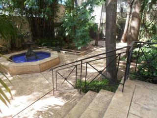 Foto 2 de ALQUILER: U$8.500 paquete, sin muebles - Importante PISO estilo racionalista en la mejor zona de embajadas de Barrancas CON JARDÍN PROPIO!! -