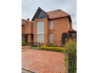 Foto 1 de Vendemos hermosa casa en chìa!!