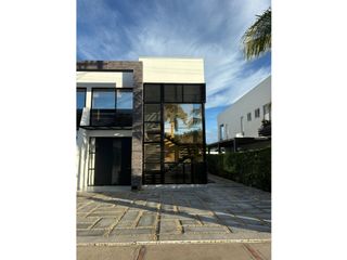 Foto 31 de VENDO CASA PARA ESTRENAR EN LAGOS DEL PEÑON GIARADOT CUND.