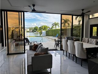 Foto 1 de VENDO CASA PARA ESTRENAR EN LAGOS DEL PEÑON GIARADOT CUND.