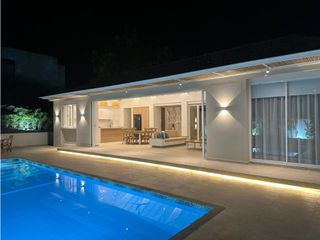 Foto 1 de CASA EN VENTA EN LAGOS DEL PEÑON, GIRARDOT