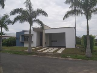 Foto 1 de VENDEMOS  CASA CAMPESTRE UN PISO COND.BARU- VILLAVICENCIO