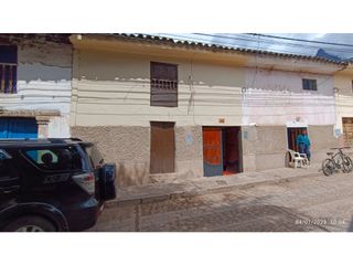 Foto 2 de VENDO CASA 176 M2 CALCA CUSCO PERU