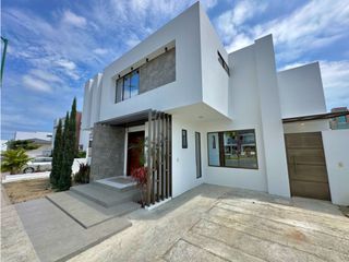 Foto 8 de CASA EN VENTA EN LA EXCLUSIVA URBANIZACIÓN MONACO - BARBASQUILLO MANTA
