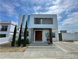 Foto 1 de CASA EN VENTA EN LA EXCLUSIVA URBANIZACIÓN MONACO - BARBASQUILLO MANTA