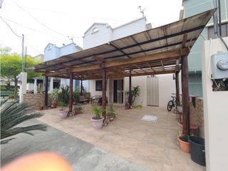 Foto 1 de Casa en venta urbanización Ciudad del Sol, Manta.