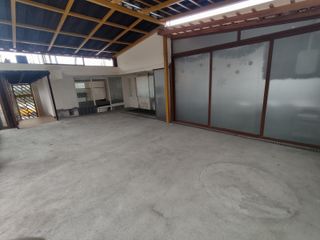 Foto 14 de Local Comercial en  Sangolqui 113m² con Mezanine
