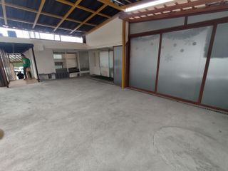 Foto 13 de Local Comercial en  Sangolqui 113m² con Mezanine