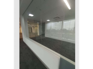 Foto 10 de Venta Oficina Paralelo 108 Estoril 191 M2
