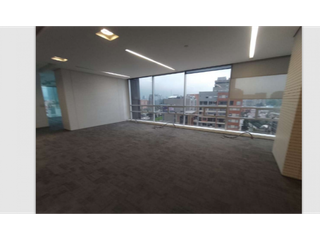 Foto 11 de Venta Oficina Paralelo 108 Estoril 191 M2