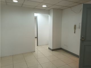 Foto 4 de La Carolina, Ofi. Renta- Consultorio, 76m2, 5 Ambientes