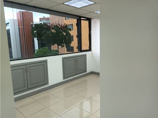 Foto 5 de La Carolina, Ofi. Renta- Consultorio, 76m2, 5 Ambientes