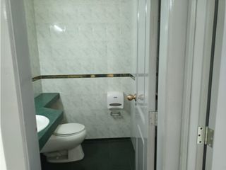 Foto 14 de La Carolina, Ofi. Renta- Consultorio, 76m2, 5 Ambientes
