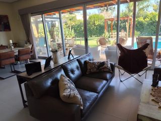 Foto 5 de La Reserva Sofitel Excelente casa 3/4 dorm. totalmente instalada para irse a vivir ya !!!