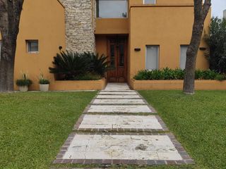 Foto 2 de La Reserva Sofitel Excelente casa 3/4 dorm. totalmente instalada para irse a vivir ya !!!