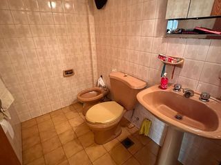 Foto 25 de CASA EN VENTA DUPLEX DE 4 AMBIENTES C/DEPENDENCIAS SAN TELMO - EXCELENTE ESTADO CON 2 COCHERAS Y 3 BAULERAS