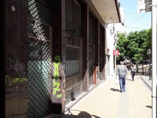 Foto 9 de Local Comercial Peru entre Venezuela y Av. Belgrano 3 plantas