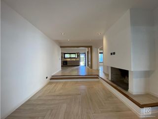 Foto 1 de VENTA CASA 3 AMBIENTES CON QUINCHO