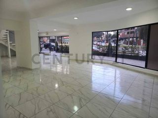 Foto 1 de En Renta Local Comercial de 235m2 duplex en Centro norte Carolina