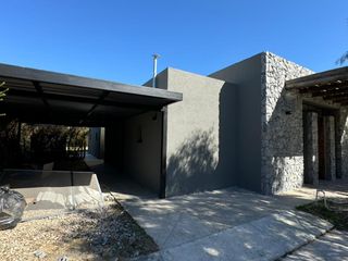 Foto 2 de Casa de 4 ambientes en venta en el Barrio San Matias