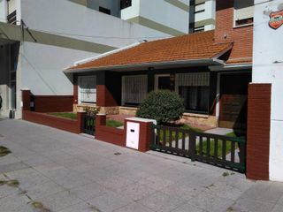 Foto 1 de Casa en venta - 4 Dormitorios 3 Baños - 285Mts2 - Mar del Plata