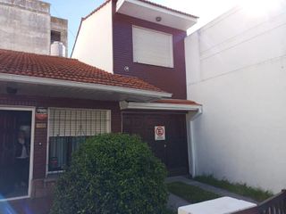 Foto 2 de Casa en venta - 4 Dormitorios 3 Baños - 285Mts2 - Mar del Plata