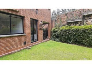 Foto 8 de Casa con jardines para venta en Lindaraja