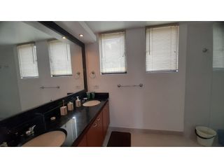 Foto 21 de Casa con jardines para venta en Lindaraja