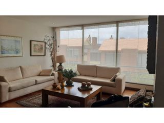 Foto 2 de Casa con jardines para venta en Lindaraja