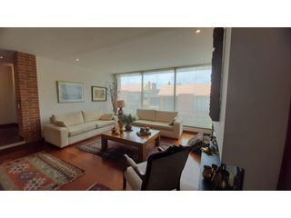 Foto 3 de Casa con jardines para venta en Lindaraja